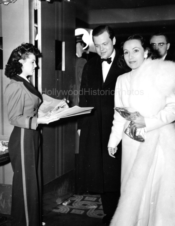 Orson Welles 1941 Dolores Del Rio Citizen Kane Palace Theatre wm.jpg